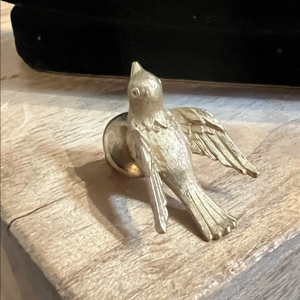 GoldTone Avon Bird pin